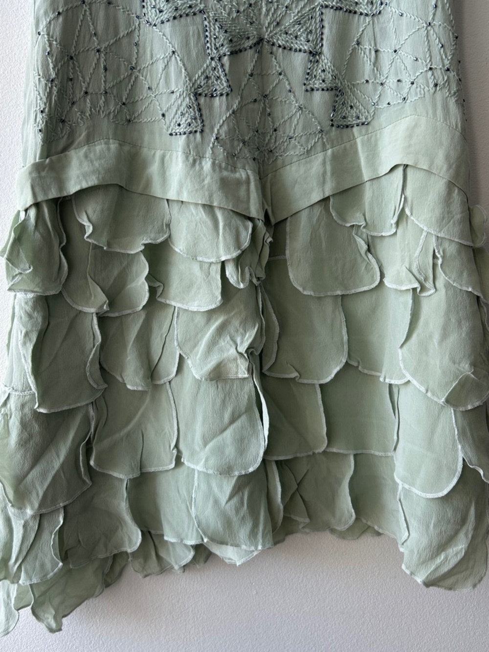BCBGMAXAZRIA 100% silk beaded mini dress - Picture 3 of 7